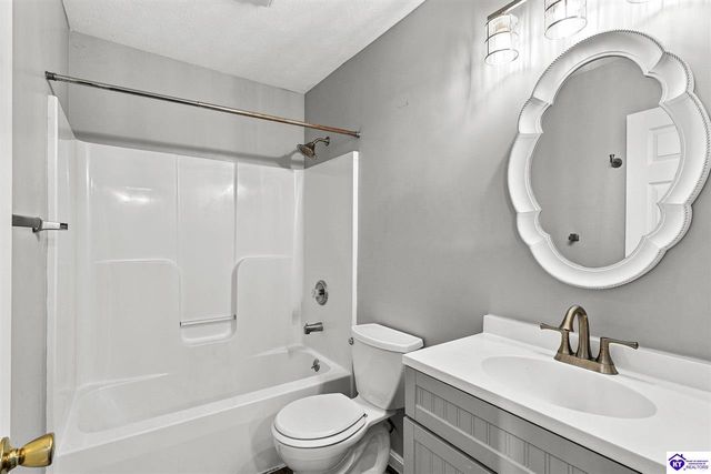 373 Valley View Drive, Vine Grove, KY 40175