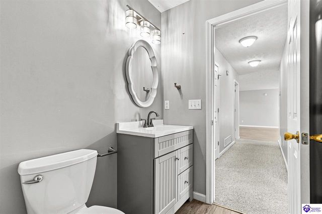 373 Valley View Drive, Vine Grove, KY 40175