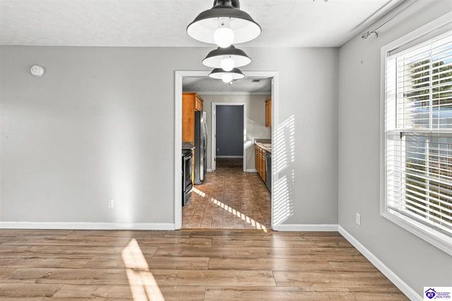 373 Valley View Drive, Vine Grove, KY 40175