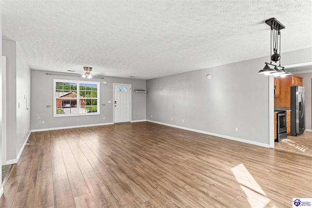 373 Valley View Drive, Vine Grove, KY 40175
