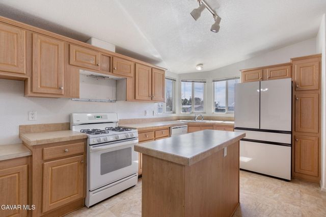 2009 Windbreak Drive 3, Rosamond, CA 93560