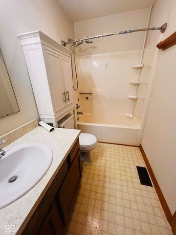 126 Tracy Ridge Boulevard, Whiteland, IN 46184