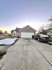 126 Tracy Ridge Boulevard, Whiteland, IN 46184