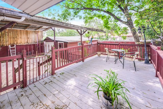 1430 W Kings Hwy, San Antonio, TX 78201