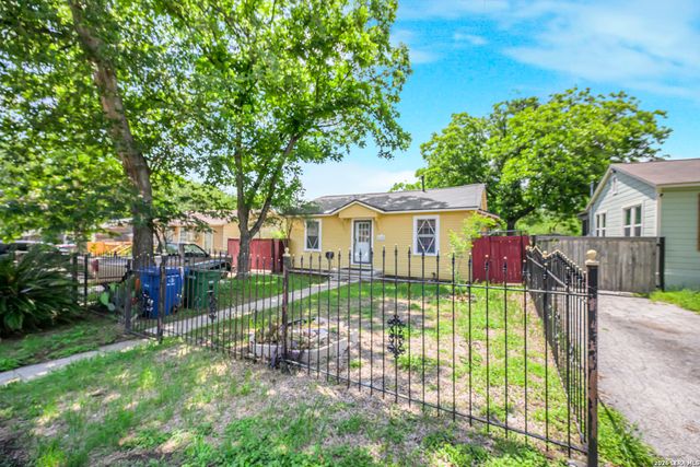 1430 W Kings Hwy, San Antonio, TX 78201