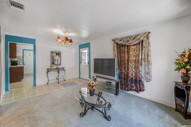 1430 W Kings Hwy, San Antonio, TX 78201