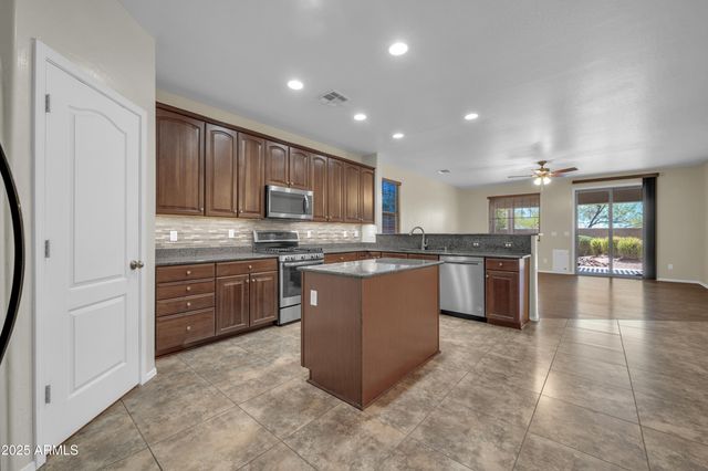 17429 W RED BIRD Road, Surprise, AZ 85387