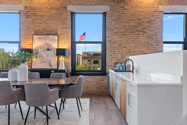 401 N Aberdeen Street 4N, Chicago, IL 60642