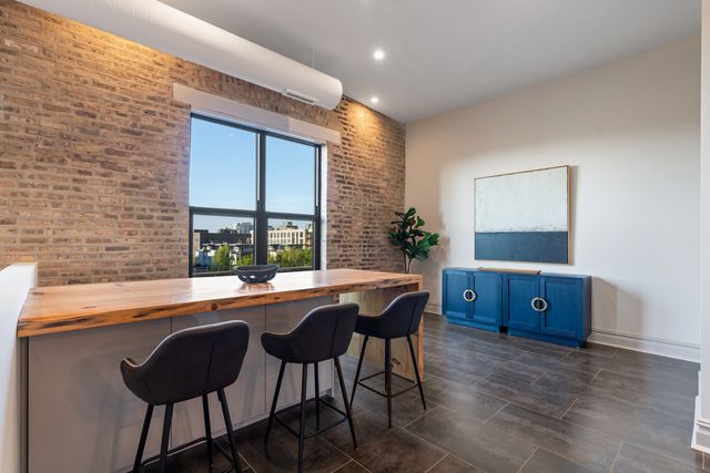 401 N Aberdeen Street 4N, Chicago, IL 60642