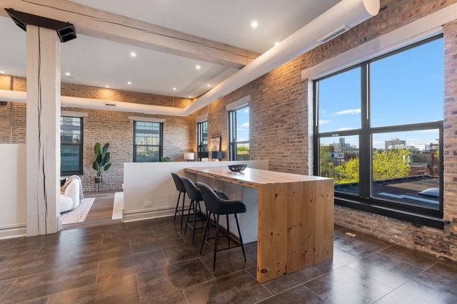 401 N Aberdeen Street 4N, Chicago, IL 60642