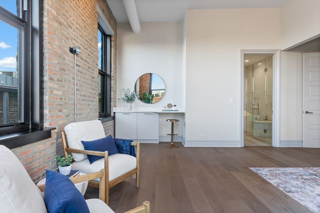 401 N Aberdeen Street 4N, Chicago, IL 60642