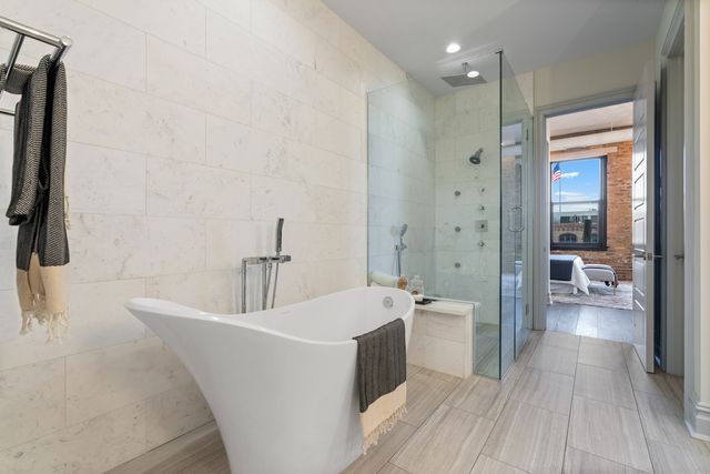 401 N Aberdeen Street 4N, Chicago, IL 60642