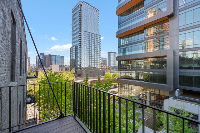 401 N Aberdeen Street 4N, Chicago, IL 60642