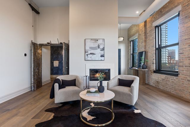401 N Aberdeen Street 4N, Chicago, IL 60642