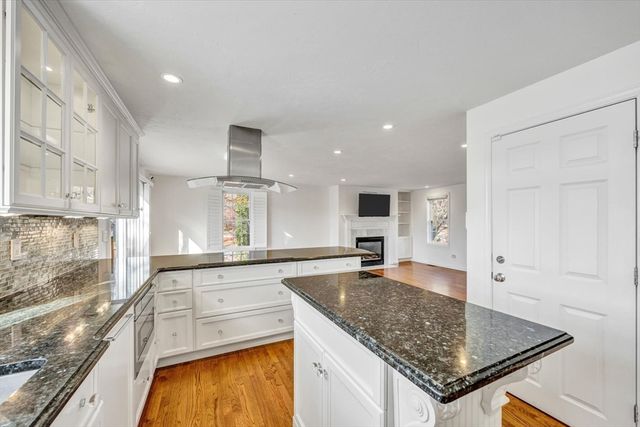 160 Algonquin Ave, Mashpee, MA 02649