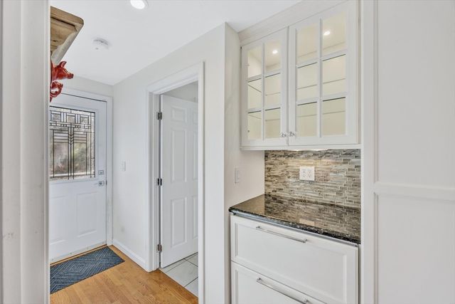 160 Algonquin Ave, Mashpee, MA 02649