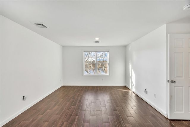 160 Algonquin Ave, Mashpee, MA 02649