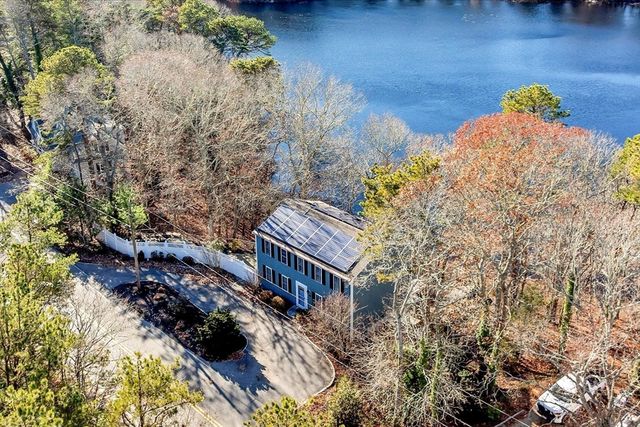 160 Algonquin Ave, Mashpee, MA 02649