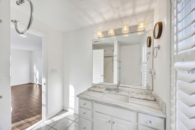 160 Algonquin Ave, Mashpee, MA 02649