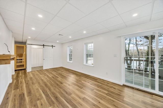 160 Algonquin Ave, Mashpee, MA 02649