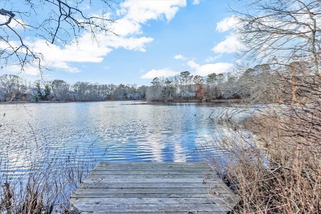 160 Algonquin Ave, Mashpee, MA 02649