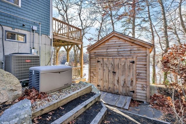 160 Algonquin Ave, Mashpee, MA 02649