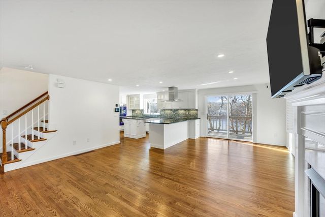 160 Algonquin Ave, Mashpee, MA 02649