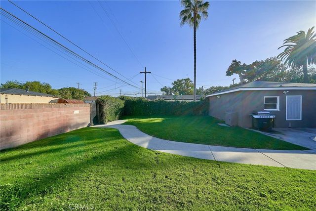 2420 Maine, Long Beach, CA 90806