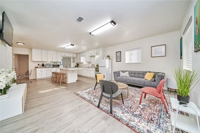 2420 Maine, Long Beach, CA 90806