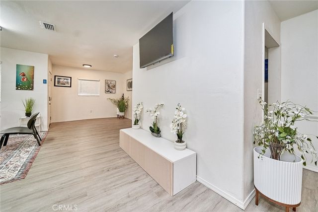 2420 Maine, Long Beach, CA 90806