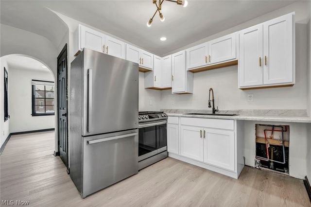 4137 E 154th Street, Cleveland, OH 44128