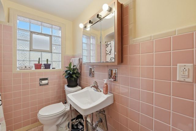 4923 N Mason Avenue, Chicago, IL 60630