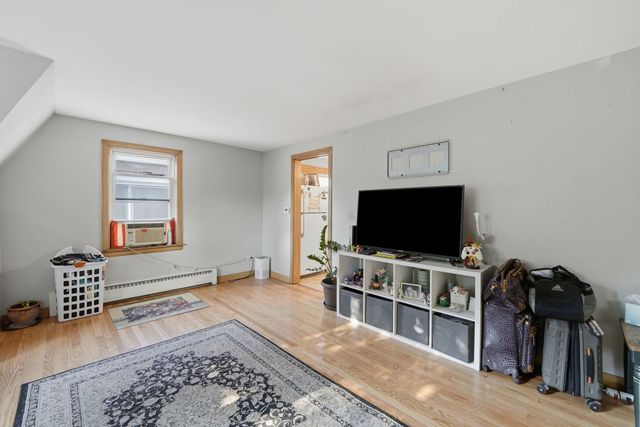 4923 N Mason Avenue, Chicago, IL 60630