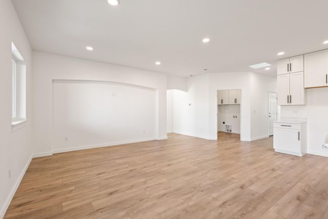 137 SE 16th Street, Madras, OR 97741