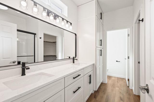 137 SE 16th Street, Madras, OR 97741