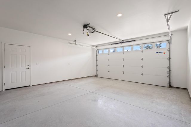 137 SE 16th Street, Madras, OR 97741