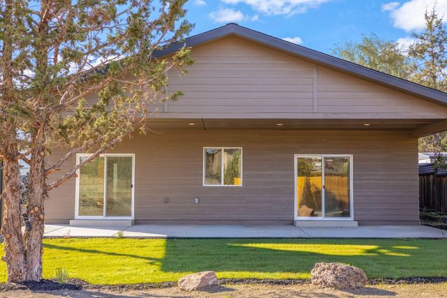 137 SE 16th Street, Madras, OR 97741