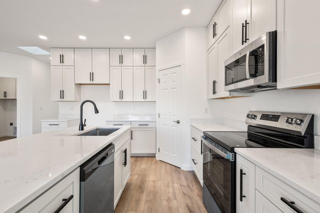 137 SE 16th Street, Madras, OR 97741