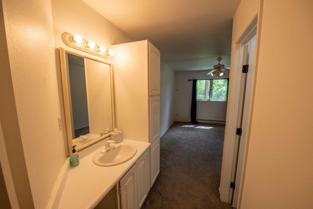 4830 Babcock Trail 111, Inver Grove Heights, MN 55077