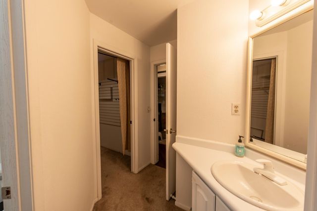 4830 Babcock Trail 111, Inver Grove Heights, MN 55077