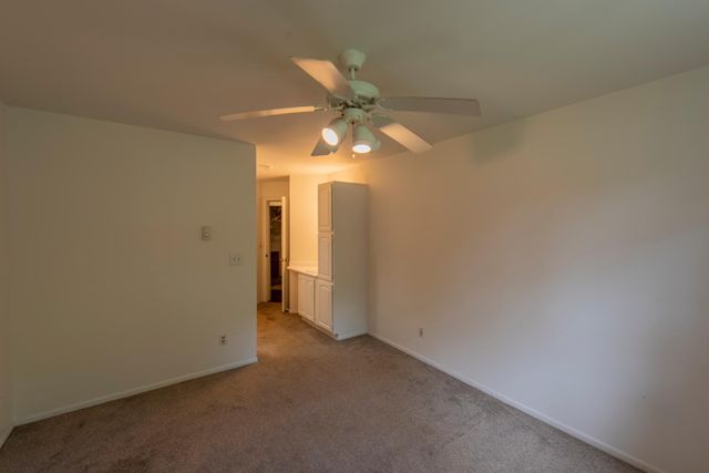 4830 Babcock Trail 111, Inver Grove Heights, MN 55077