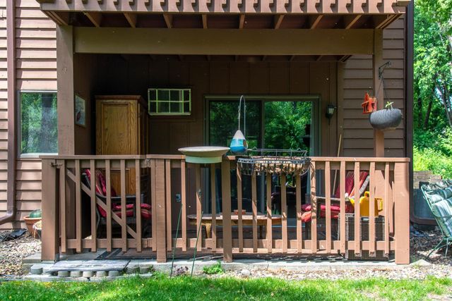 4830 Babcock Trail 111, Inver Grove Heights, MN 55077