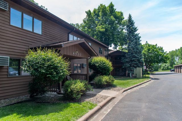 4830 Babcock Trail 111, Inver Grove Heights, MN 55077