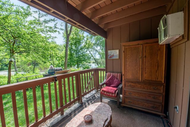 4830 Babcock Trail 111, Inver Grove Heights, MN 55077