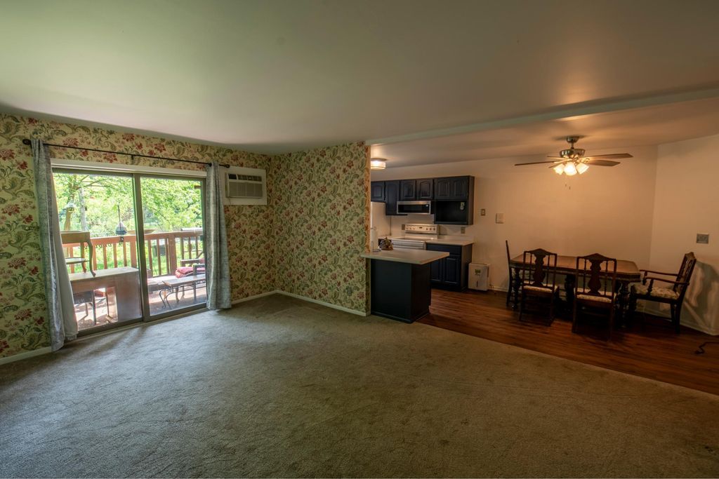4830 Babcock Trail 111, Inver Grove Heights, MN 55077