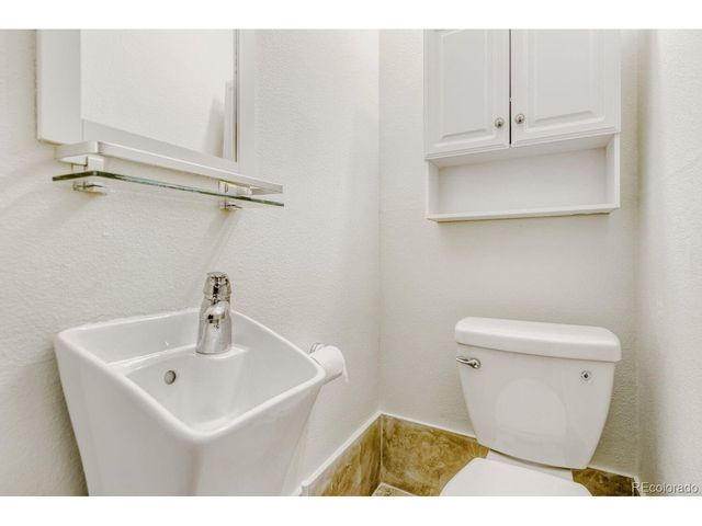 2005 S Helena St C, Aurora, CO 80013