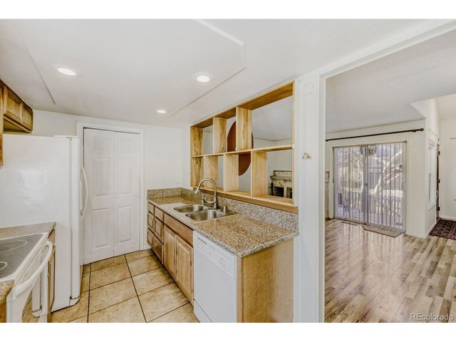 2005 S Helena St C, Aurora, CO 80013