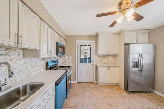 266 W 16th Street, Deer Park, NY 11729