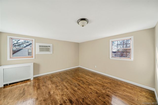 266 W 16th Street, Deer Park, NY 11729