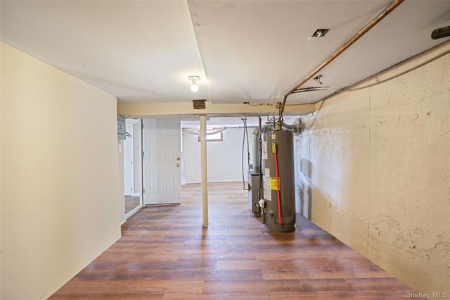 266 W 16th Street, Deer Park, NY 11729